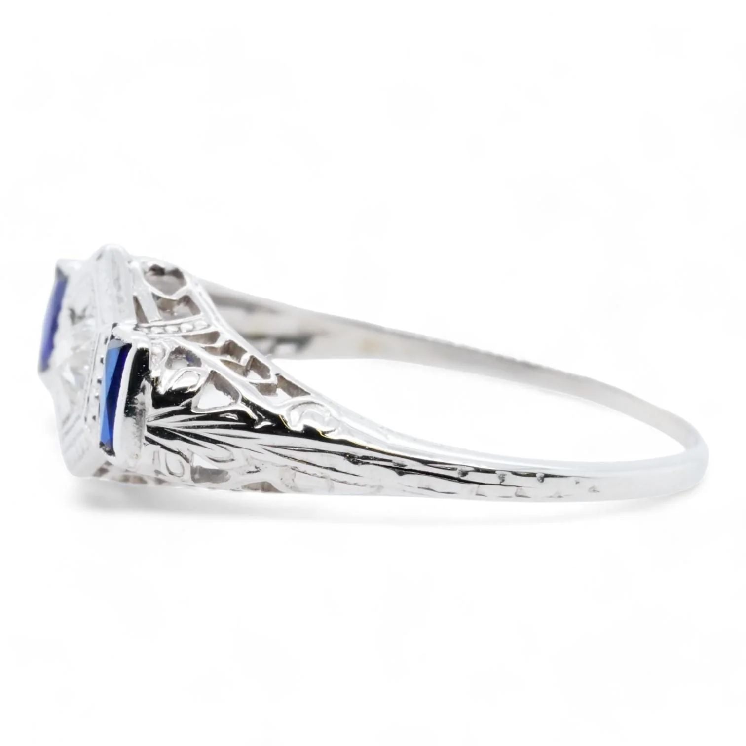 18K White Gold Art Deco Filigree Diamond With Blue Sapphires Band - Image 3