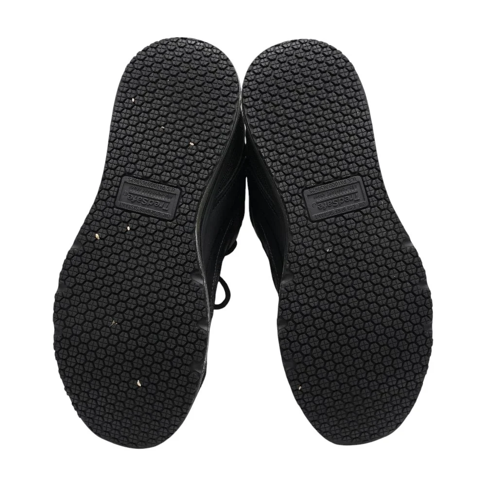 Black Low Top Athletic Shoes - Image 3