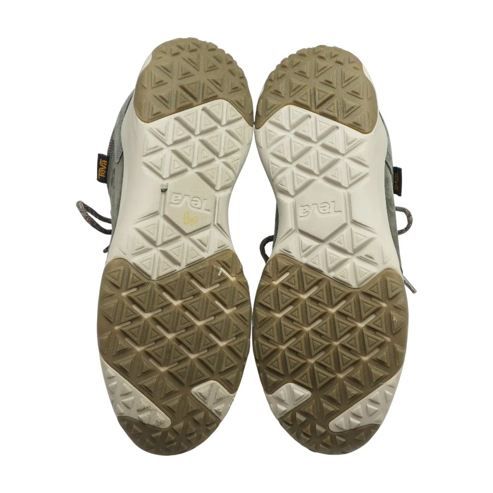Gray Low Top Athletic Shoes - Image 3